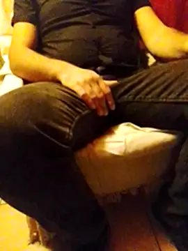 Snapshot of Passivello9 chatting on November 2025 11:49:02 PM Passivello9 online show from November 2025 11:49:02 PM