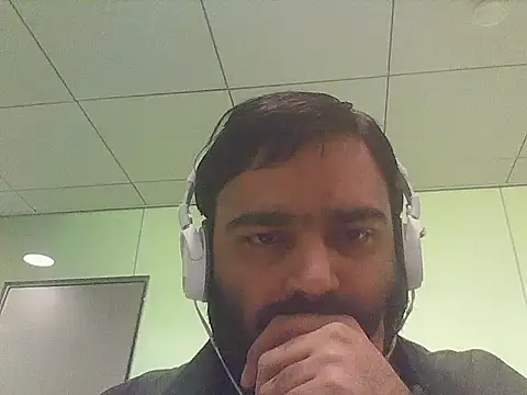 JohnBond009 online show from May 2026 09:04:01 AM
