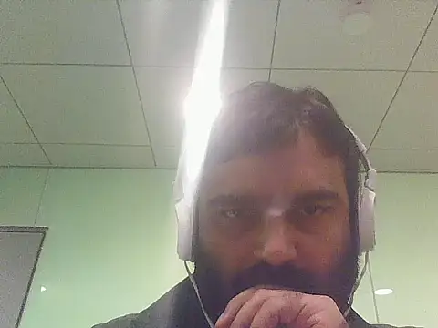 JohnBond009 online show from May 2026 10:22:02 AM
