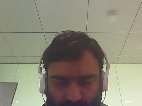 JohnBond009 online show from May 2026 08:10:02 AM