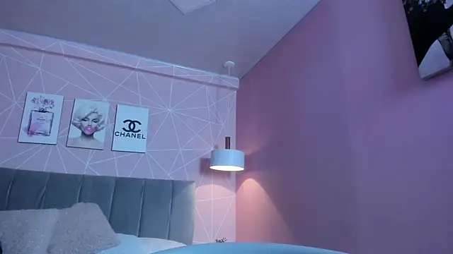 dolly zoe online show from September 2025 09:37:02 PM