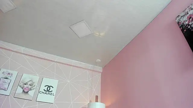 dolly zoe online show from October 2025 10:10:01 PM