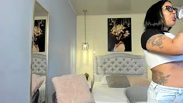 ayshel   online show from January 2025 06:21:01 AM