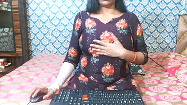 nikitahot3 online show from November 2025 02:28:01 PM