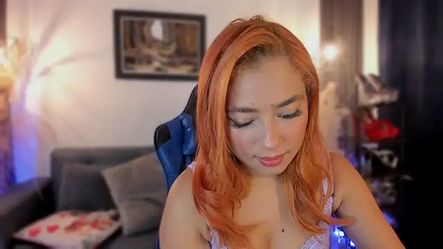 Snapshot of valerycolins chatting on February 2025 03:31:01 AM valerycolins online show from February 2025 03:31:01 AM