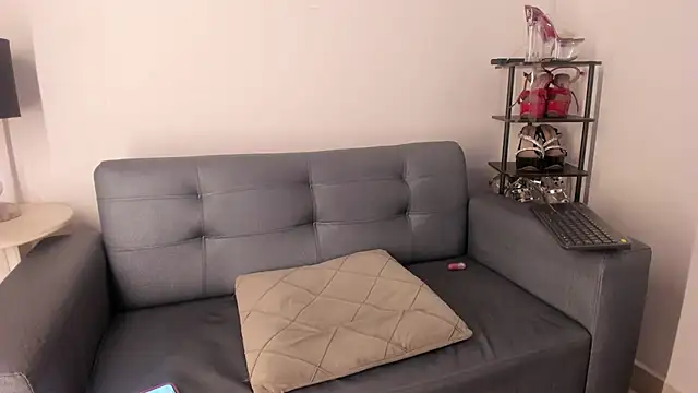 Snapshot of valerycolins chatting on February 2025 02:17:02 AM valerycolins online show from February 2025 02:17:02 AM