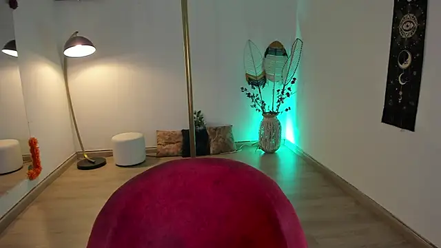 Kat Art online show from December 2024 02:43:02 AM