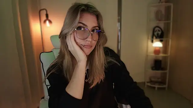 Dakotaa  online show from December 2025 04:06:01 AM