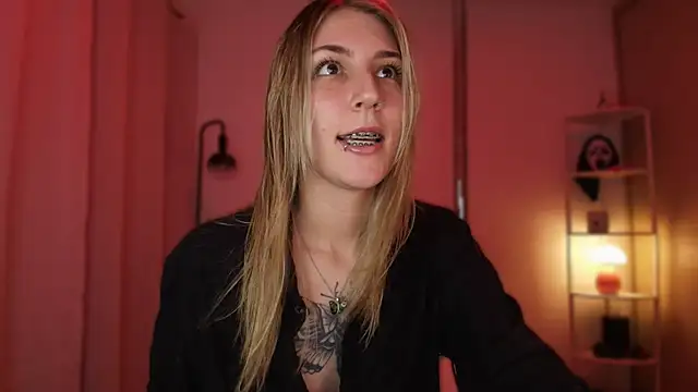 Snapshot of Dakotaa_ chatting on January 2026 02:39:01 AM Dakotaa online show from January 2026 02:39:01 AM