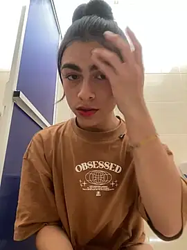 valendoll online show from January 2025 10:11:02 PM