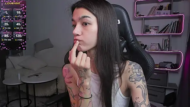 vinkitinkii online show from February 2025 07:45:02 AM