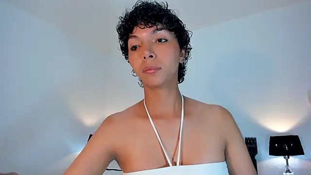 xhenisa  online show from February 2025 09:55:01 PM