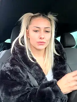 petrouchkaaa  online show from December 2024 10:50:01 AM