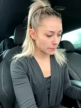 petrouchkaaa  online show from December 2024 10:39:02 AM