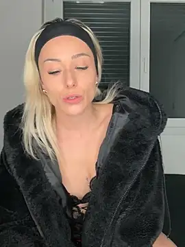 petrouchkaaa  online show from February 2025 09:02:01 PM