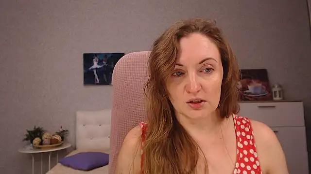 Snapshot of BettyFootFetish chatting on November 2025 12:26:01 PM BettyFootFetish online show from November 2025 12:26:01 PM