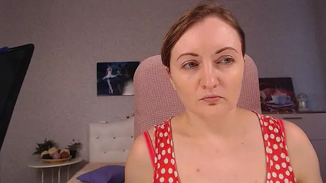 Snapshot of BettyFootFetish chatting on December 2025 07:28:01 AM BettyFootFetish online show from December 2025 07:28:01 AM