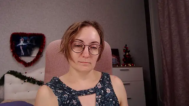 Snapshot of BettyFootFetish chatting on December 2025 07:54:02 PM BettyFootFetish online show from December 2025 07:54:02 PM