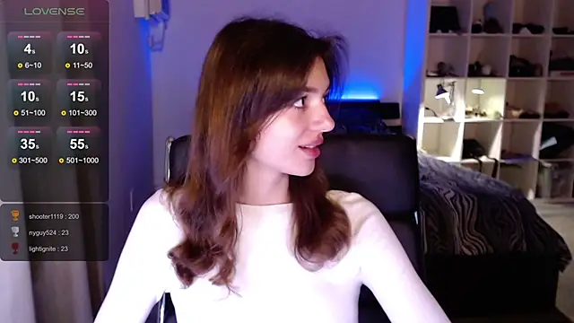 olivia jeas online show from March 2025 09:20:01 PM