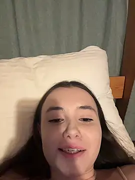 Snapshot of iamsofiedvige chatting on February 2026 05:02:02 PM iamsofiedvige online show from February 2026 05:02:02 PM