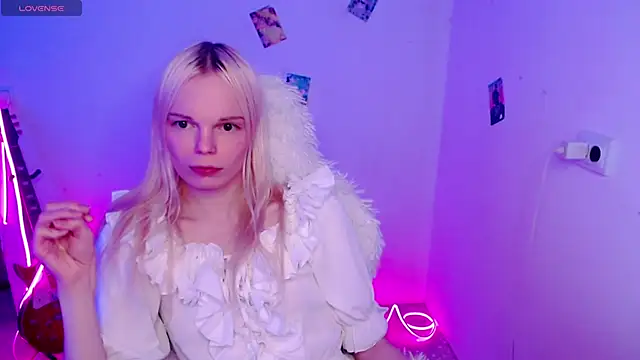 Emily Nyaffee online show from December 2025 12:16:02 AM