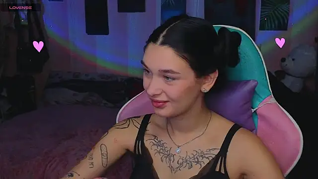 Amanda Tender online show from September 2025 12:24:02 AM