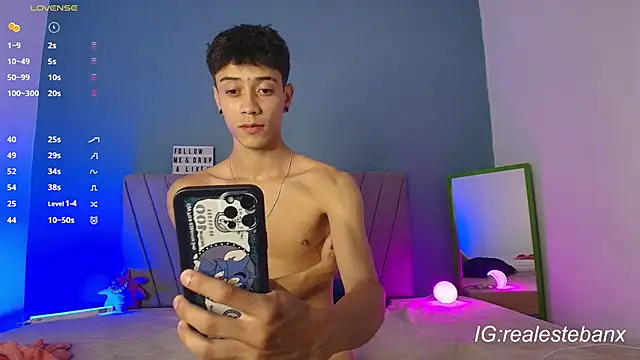 Esteban Knight online show from April 2026 11:27:02 PM