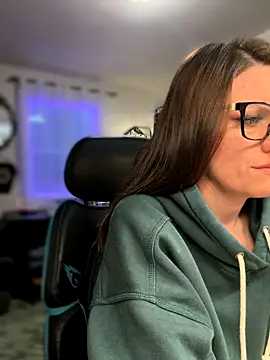 LadyLena1 online show from November 2025 12:11:02 AM