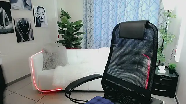 Snapshot of Favorite_0 chatting on September 2025 01:11:02 PM Favorite 0 online show from September 2025 01:11:02 PM