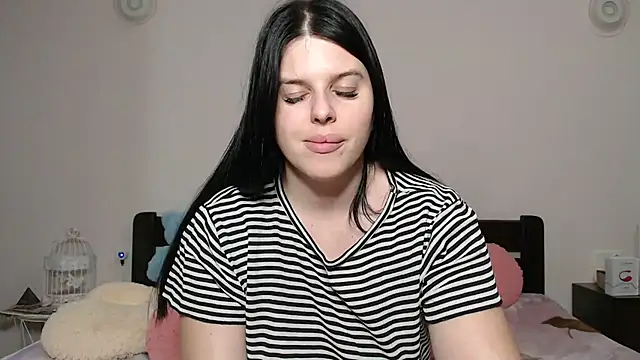 Snapshot of Annatrybebetter chatting on September 2025 10:12:01 PM Annatrybebetter online show from September 2025 10:12:01 PM