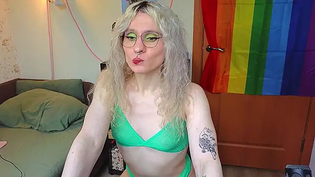 Snapshot of Lori_Myaf chatting on June 2026 01:13:01 PM Lori Myaf online show from June 2026 01:13:01 PM