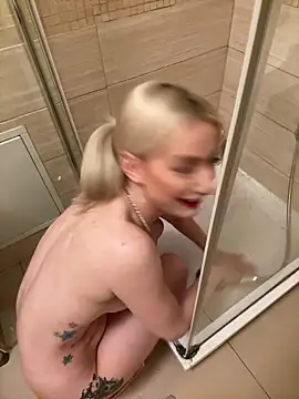 Snapshot of Ella_Charm chatting on February 2025 12:59:02 AM Ella Charm online show from February 2025 12:59:02 AM