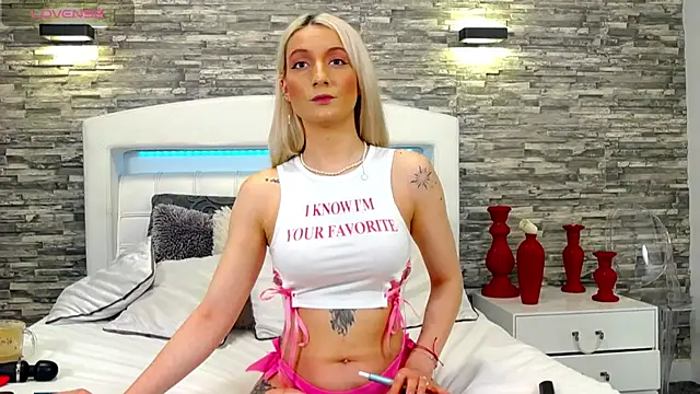 Snapshot of Ella_Charm chatting on March 2025 08:54:01 PM Ella Charm online show from March 2025 08:54:01 PM