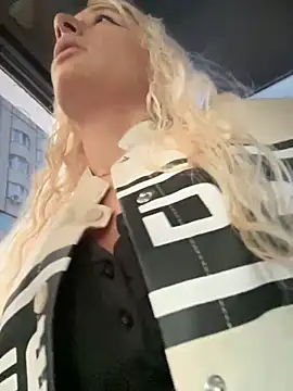 Snapshot of Ella_Charm chatting on September 2025 04:07:01 PM Ella Charm online show from September 2025 04:07:01 PM