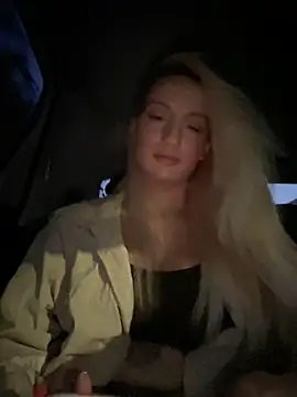 Snapshot of Ella_Charm chatting on September 2025 04:30:02 PM Ella Charm online show from September 2025 04:30:02 PM