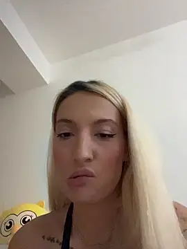 Snapshot of Ella_Charm chatting on September 2025 04:34:01 PM Ella Charm online show from September 2025 04:34:01 PM