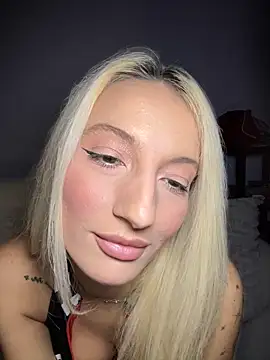 Snapshot of Ella_Charm chatting on September 2025 04:12:02 PM Ella Charm online show from September 2025 04:12:02 PM