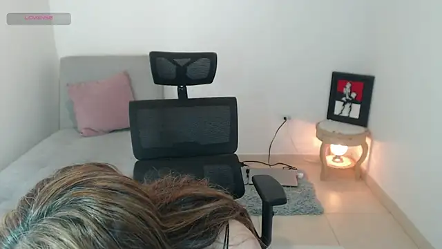 lilian prada online show from February 2025 05:31:01 PM