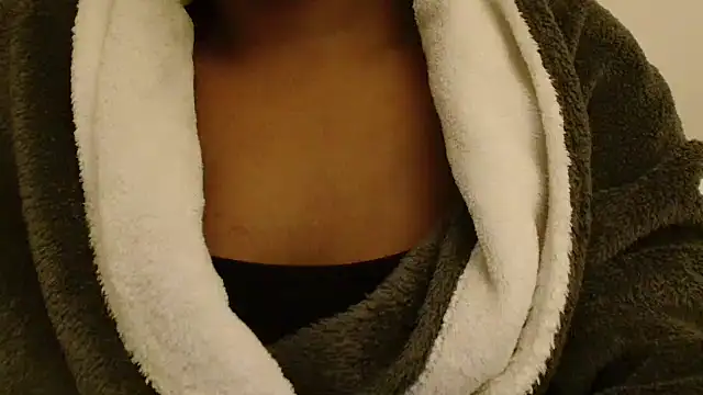 Snapshot of ROXYNL chatting on December 2024 01:26:02 AM ROXYNL online show from December 2024 01:26:02 AM