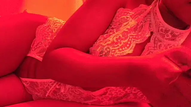 Snapshot of ROXYNL chatting on October 2025 08:00:02 PM ROXYNL online show from October 2025 08:00:02 PM