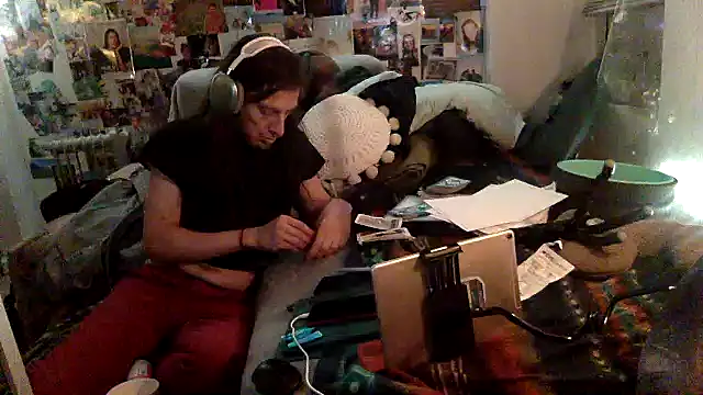 Snapshot of DownstairsSky chatting on January 2025 05:51:02 AM DownstairsSky online show from January 2025 05:51:02 AM