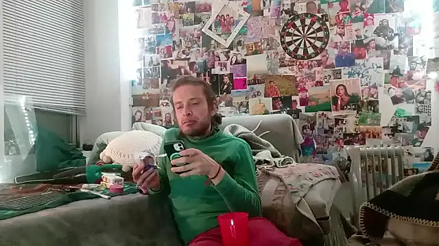 Snapshot of DownstairsSky chatting on January 2025 11:56:01 PM DownstairsSky online show from January 2025 11:56:01 PM