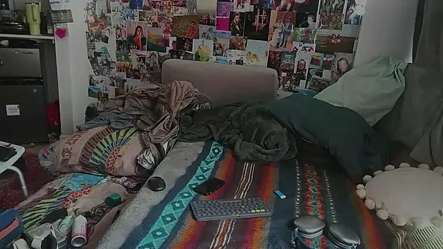 Snapshot of DownstairsSky chatting on February 2025 02:56:02 PM DownstairsSky online show from February 2025 02:56:02 PM