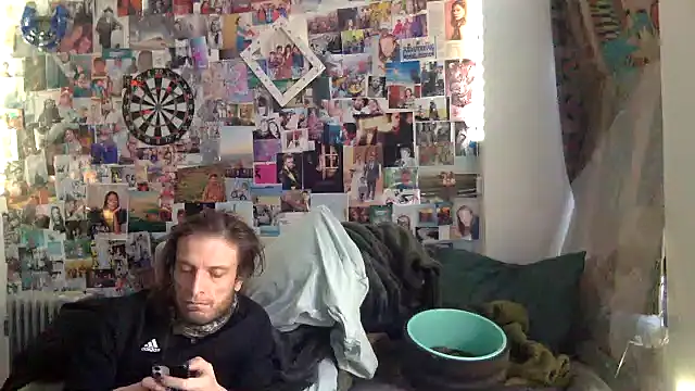 Snapshot of DownstairsSky chatting on February 2025 03:30:02 PM DownstairsSky online show from February 2025 03:30:02 PM