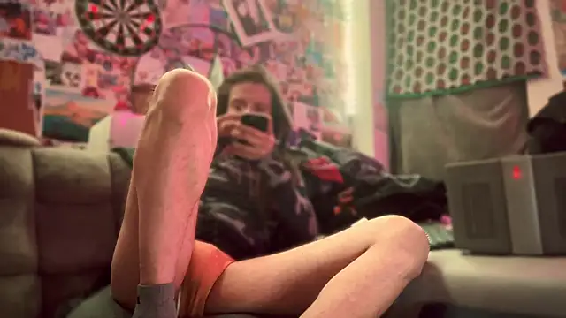 Snapshot of DownstairsSky chatting on February 2026 06:56:02 AM DownstairsSky online show from February 2026 06:56:02 AM