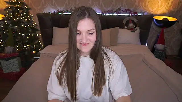 Snapshot of EmmyCharmm chatting on January 2025 01:05:02 PM EmmyCharmm online show from January 2025 01:05:02 PM