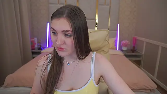 Snapshot of EmmyCharmm chatting on March 2025 08:12:02 AM EmmyCharmm online show from March 2025 08:12:02 AM