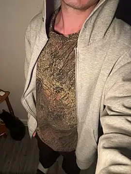 Snapshot of demonslayerr999 chatting on January 2025 06:52:01 AM demonslayerr999 online show from January 2025 06:52:01 AM