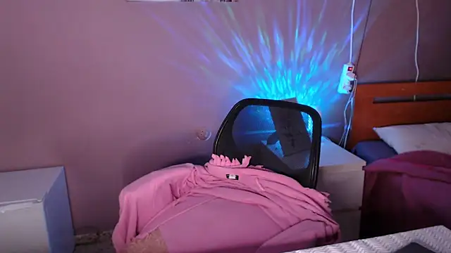 Snapshot of Latina_BigBoobs chatting on October 2025 12:36:02 AM Latina BigBoobs online show from October 2025 12:36:02 AM