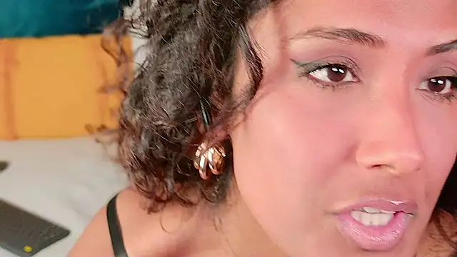 ShanialaFrancaise online show from April 2026 11:54:02 AM